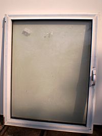 Nr. 5. Aluminium DK Fenster Links, Masse:1180 x 1480, Farbe: RAL 9016, Öffnungs richtung: Links, Profil: Metra 72 STH, Glas: mit, Preis (Zahlbar): 210 €, Stück: 1 Stk.
